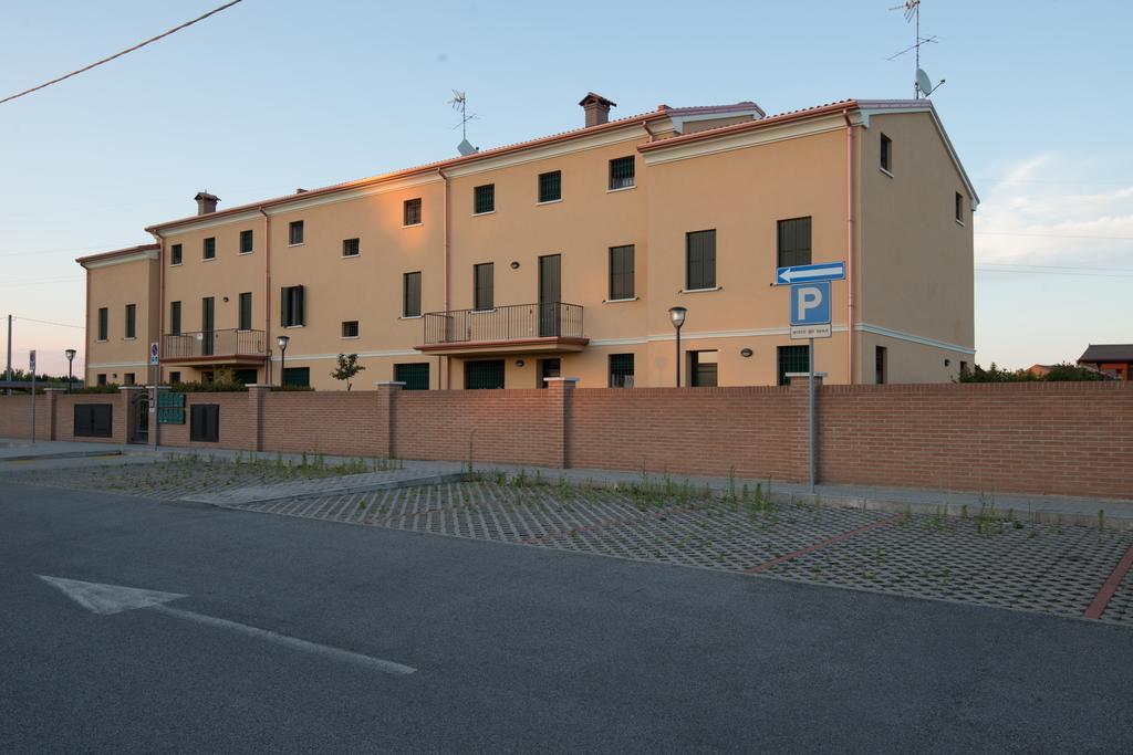 Ferienwohnung Parco Urbano Ferrara Zimmer foto